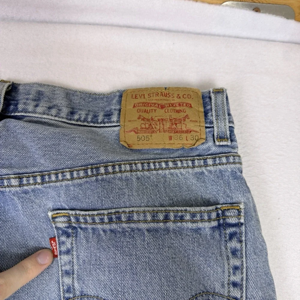Levi's 505 Regular Fit‎ Mens 36x30 Light Wash Blue Denim Straight Leg Jeans Y2K